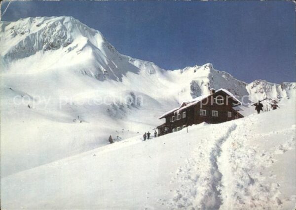 Schwarzwasserhuette mit Grünhorn Allgäuer Alpen