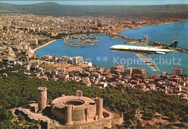 Palma de Mallorca Castillo de Bellver Passagierflugzeug F