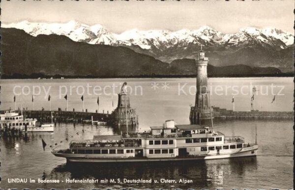 Motorschiffe MS Deutschland Lindau Bodensee Hafenein