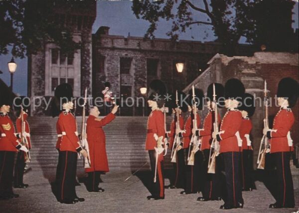 Leibgarde Wache Tower of London Ceremony of the Keys