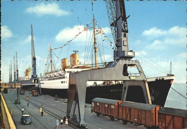 Schiffe Ships Navires MS Berlin Columbuskaje Bremerhaven