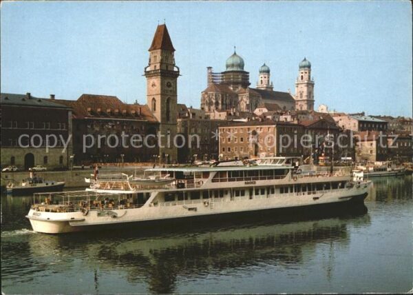 Motorschiffe MFGS Rakoczi Passau Rathaus Dom