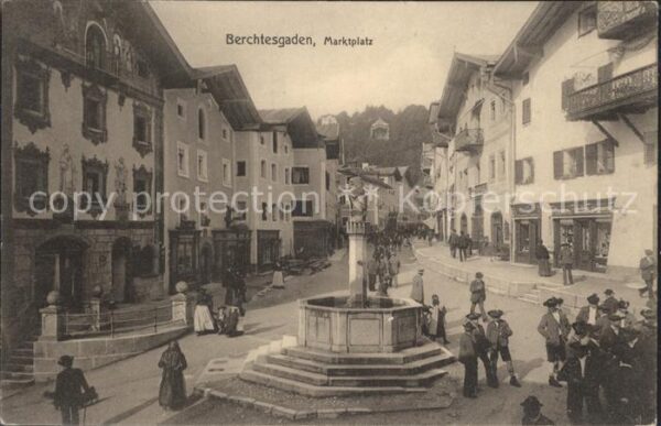 Berchtesgaden Marktplatz mit Brunnen
