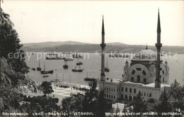 Istanbul Constantinopel Dolmabaghtche Mosque Bosphorus