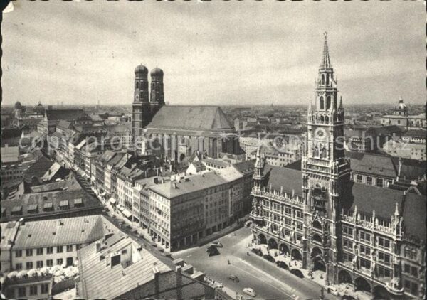 Muenchen Frauenkirche Rathaus