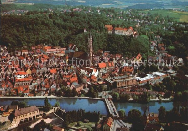 Landshut Isar mit Martinskirche und Burg Trausnitz Fl