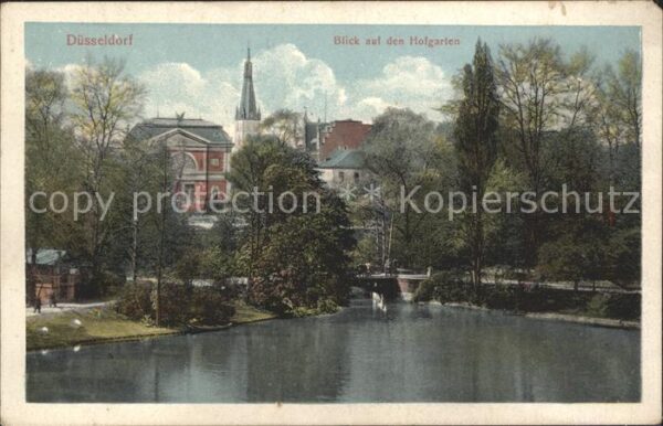 Duesseldorf Hofgarten Schwanenteich