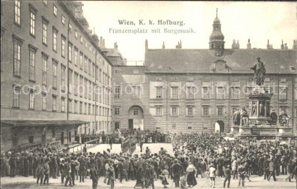 Wien Hofburg Franzensplatz mit Burgmusik