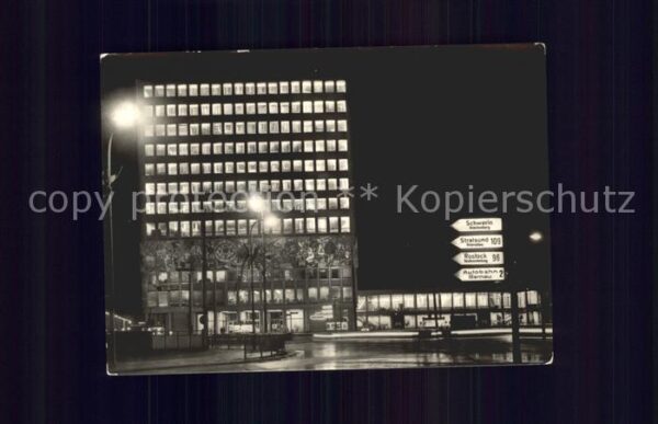 Berlin Haus des Lehrers bei Nacht