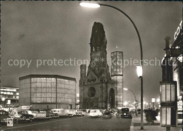 Berlin Kurfürstendamm mit Kaiser-Wilhelm-Gedäc