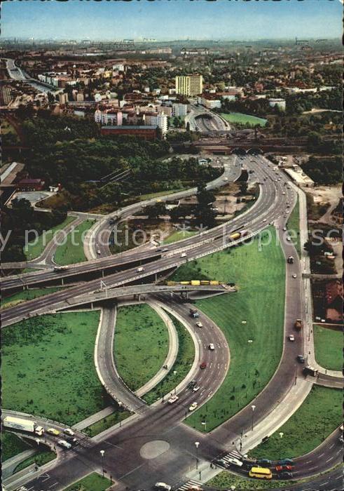 Berlin Fliegeraufnahme Stadtautobahn am Messeg
