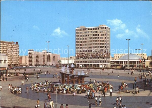 Berlin Alexanderplatz mit Haus des Lehrers und
