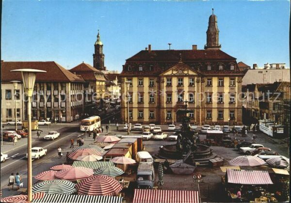 Erlangen Rathaus und Marktplatz Brunnen