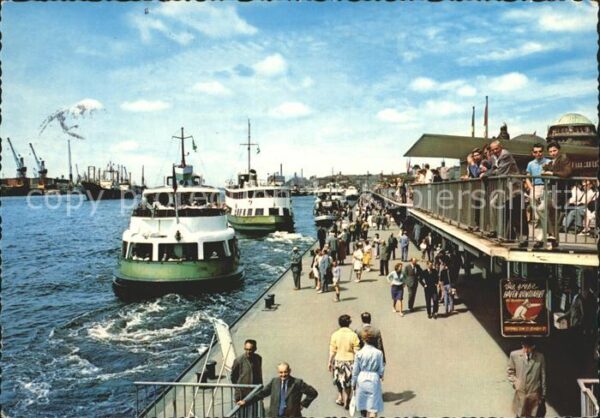 Hamburg St Pauli Landungsbrücken Fahrgastschiff