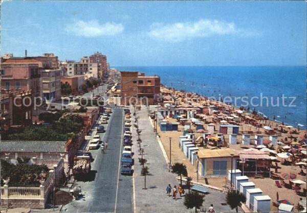 Margherita di Savoia La spiaggia e lungomare