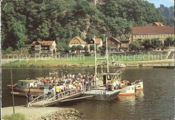 Rathen Saechsische Schweiz Seilfähre über die Elbe