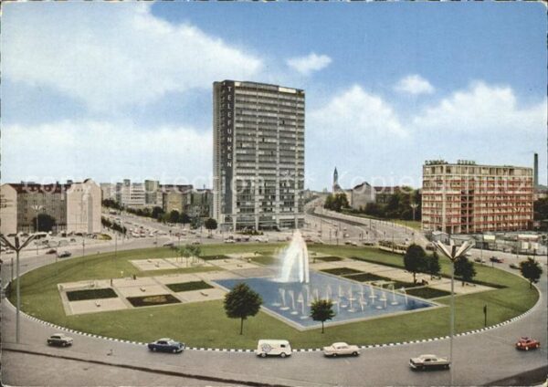 Berlin Ernst Reuter Platz Wasserspiele Hochhau