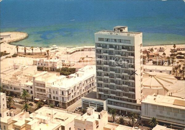 SOUSSE  Tunesie Avenue Bourguiba et le Sousse Palace Pl