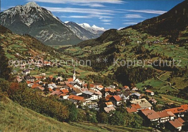 Wenns Pitztal Tirol Panorama mit Tschirgant und Mieminger K