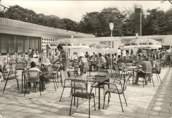 Graal-Mueritz Ostseebad Cafe Eis Terrasse an der Broiler Gastst