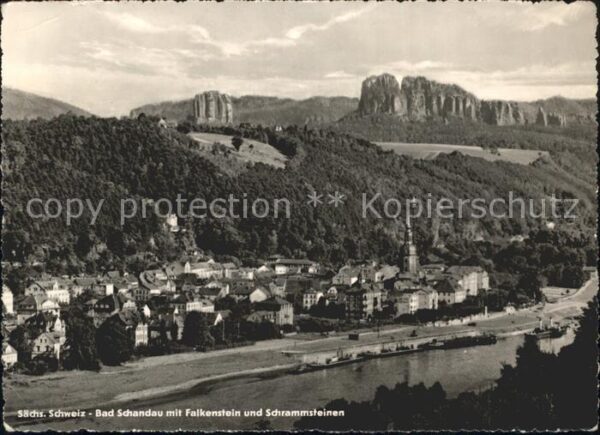 Bad Schandau mit Falkenstein und Schrammsteinen