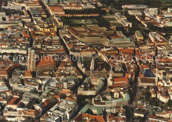Muenchen Stadtzentrum Frauenkirche Fliegeraufnah