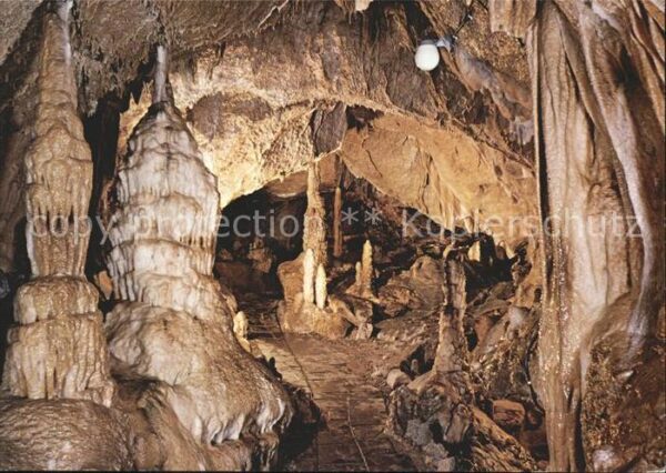 Hoehlen Caves Grottes Tropfsteinhöhle Arkadengang Attendorn