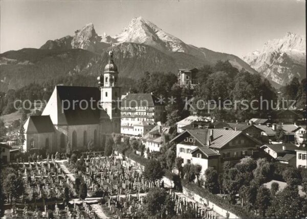 Berchtesgaden Franziskanerkirche mit Watzmann