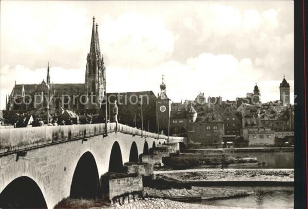Regensburg Steinerne Brücke mit Dom