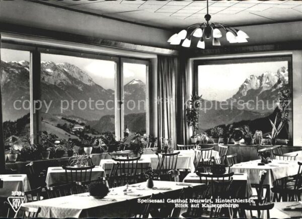 Hinterthiersee Gasthof Neuwirt innen mit Kaisergebirge