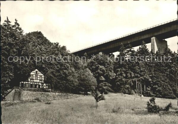 Nossen Hufhaus mit Autobahnbrücke bei Siebenle