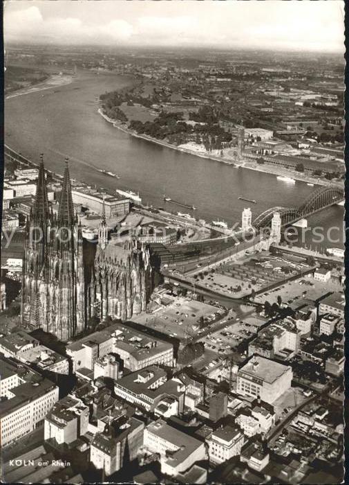 Koeln Rhein Fliegeraufnahme Rheinpartie mit Dom
