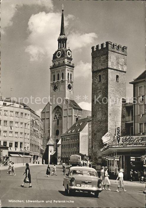 Muenchen Löwenturm und Peterskirche