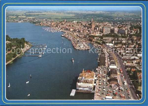 Rostock Fliegeraufnahme mit Hafen