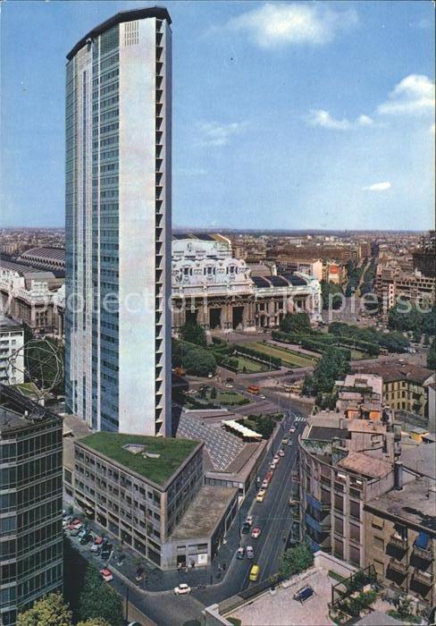 Milano Marittima Hochhaus und Bahnhof