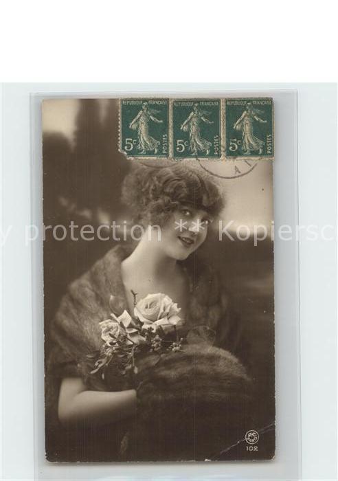 Foto PC Paris Nr. 102 Frau Rosen Muff