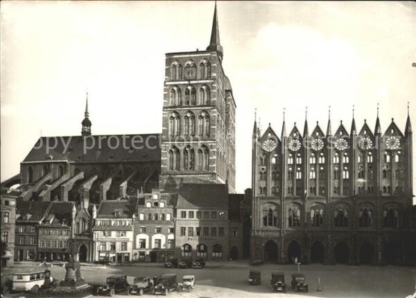 Stralsund Mecklenburg Vorpommern Marktplatz Rathaus Nicolaikirche
