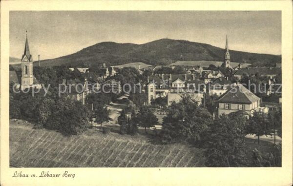 Loebau Sachsen Stadtbild mit Löbauer Berg