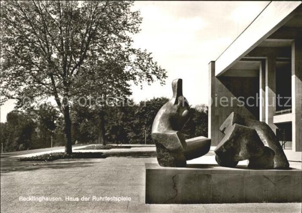 Recklinghausen Westfalen Haus der Ruhrfestspiele Skulptur