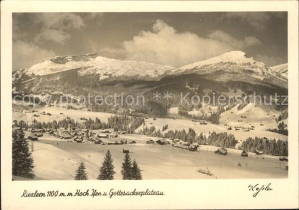 Riezlern Kleinwalsertal Vorarlberg Winterpanorama mit Hoch Ifen und Gottes