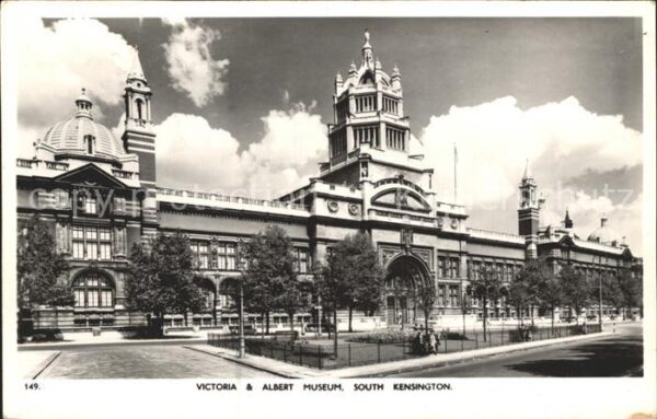Kensington  Victoria and Albert Museum