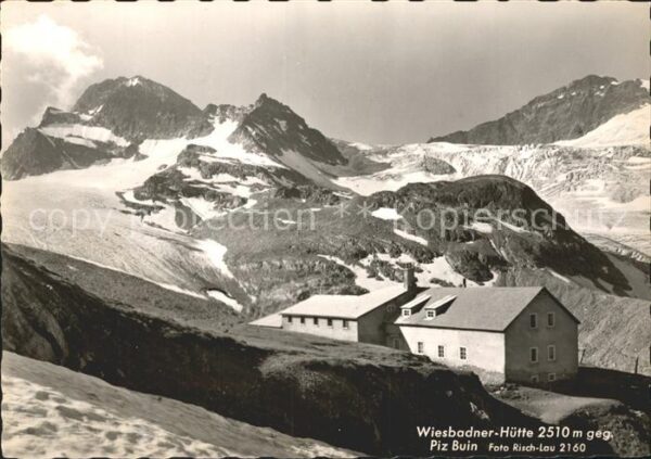 Wiesbadener Huette mit Piz Buin