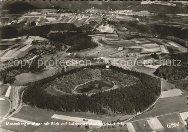 Manderscheid Eifel Mosenberger Maar Fliegeraufnahme