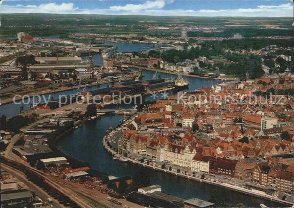 Luebeck Fliegeraufnahme Hafen