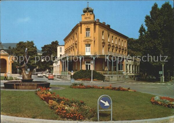 Bad Voeslau Badplatz Freiheitsbrunnen Hotel Stefani