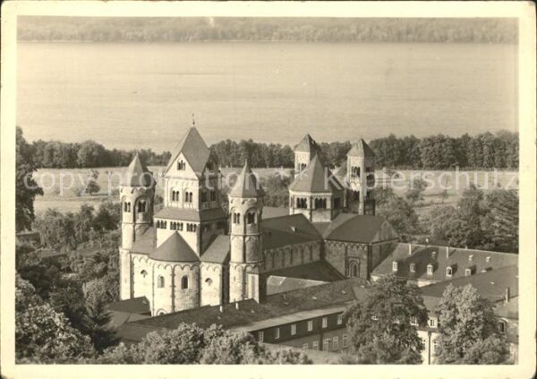 Maria Laach Glees Basilika mit See