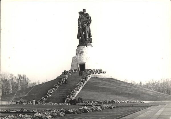 Berlin Sowjetisches Ehrenmal