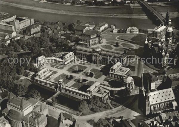 Dresden Fliegeraufnahme Zwinger