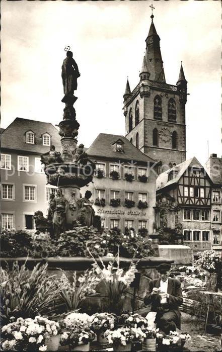Trier Petrus-Marktbrunnen mit St. Gangolph