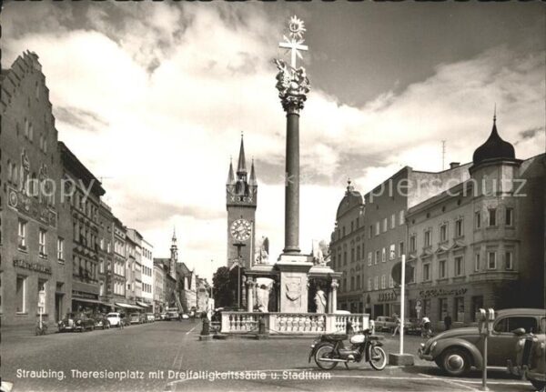 Straubing Theresienplatz mit Dreifaltigkeistsäule
